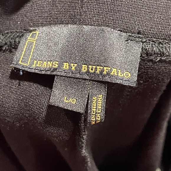 Women’s black Buffalo leggings - Picture 4 of 5